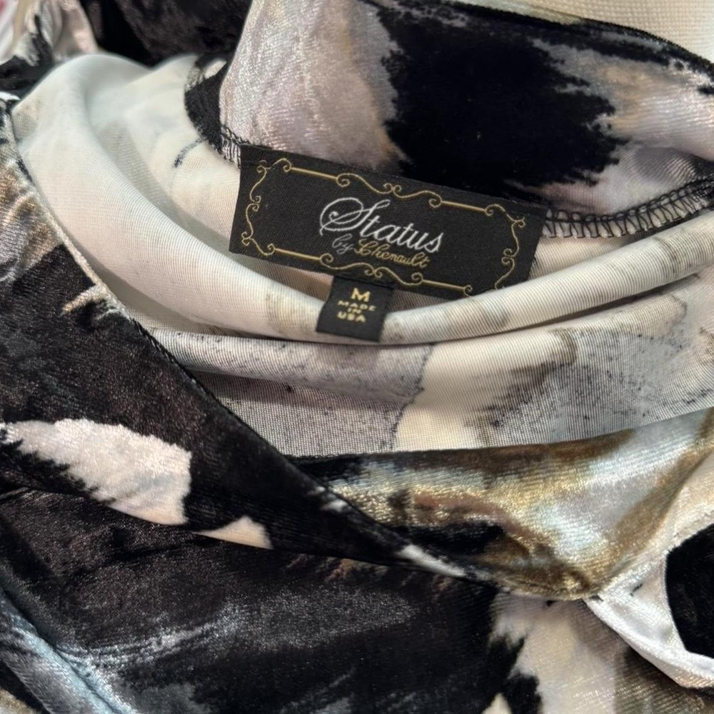 Status Blouse - Picture 2 of 4